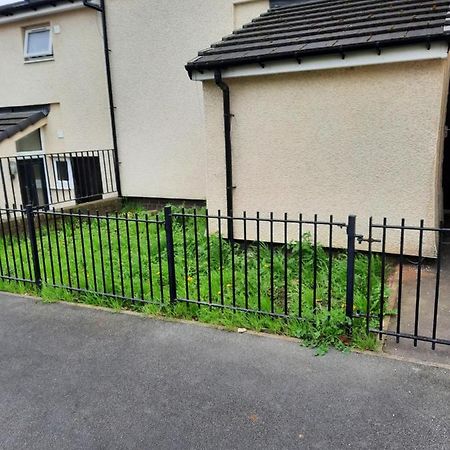לידס Lovely 2-Bed House In The Heart Of Woodhouse Leeds מראה חיצוני תמונה
