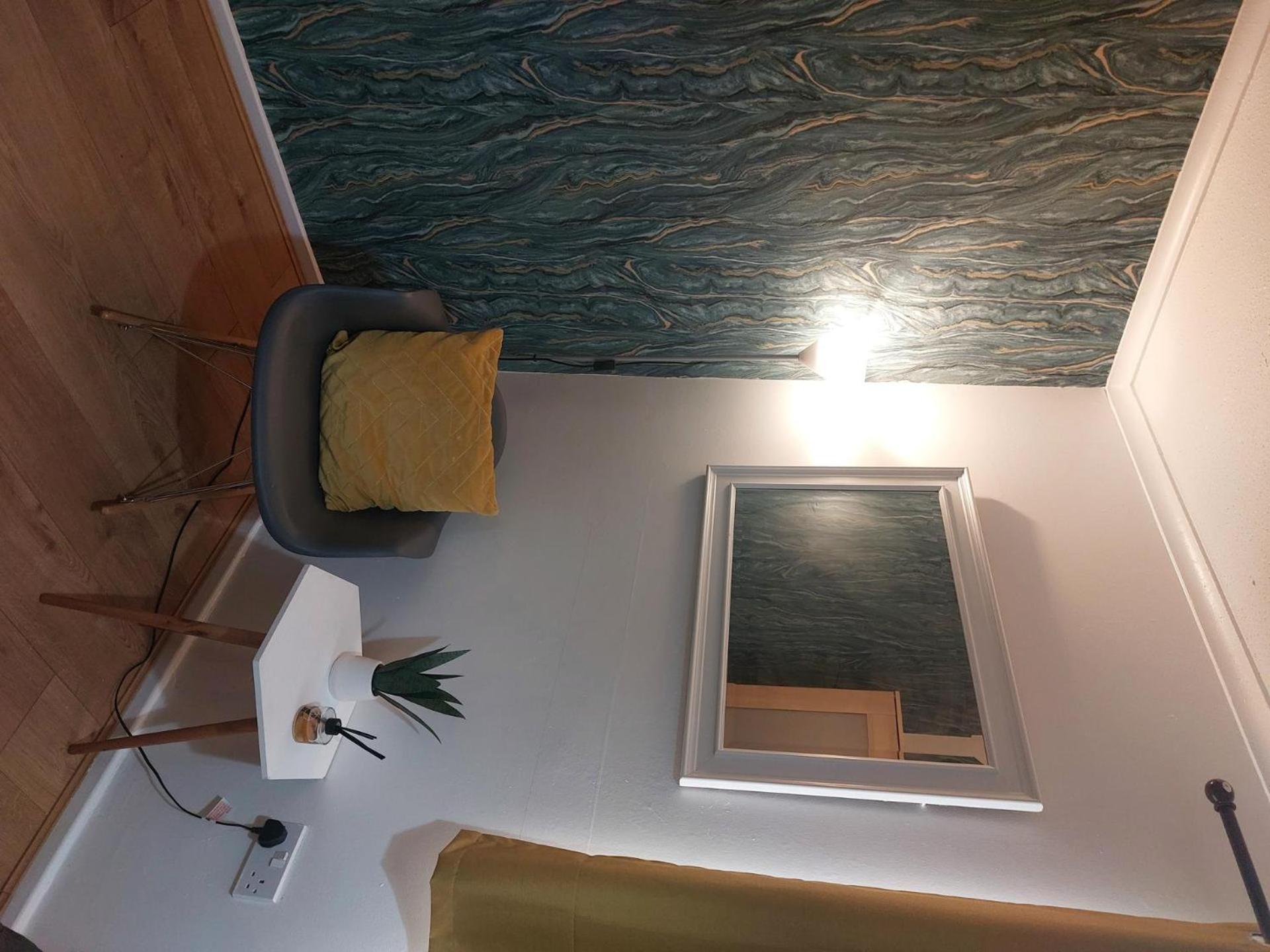 לידס Lovely 2-Bed House In The Heart Of Woodhouse Leeds מראה חיצוני תמונה