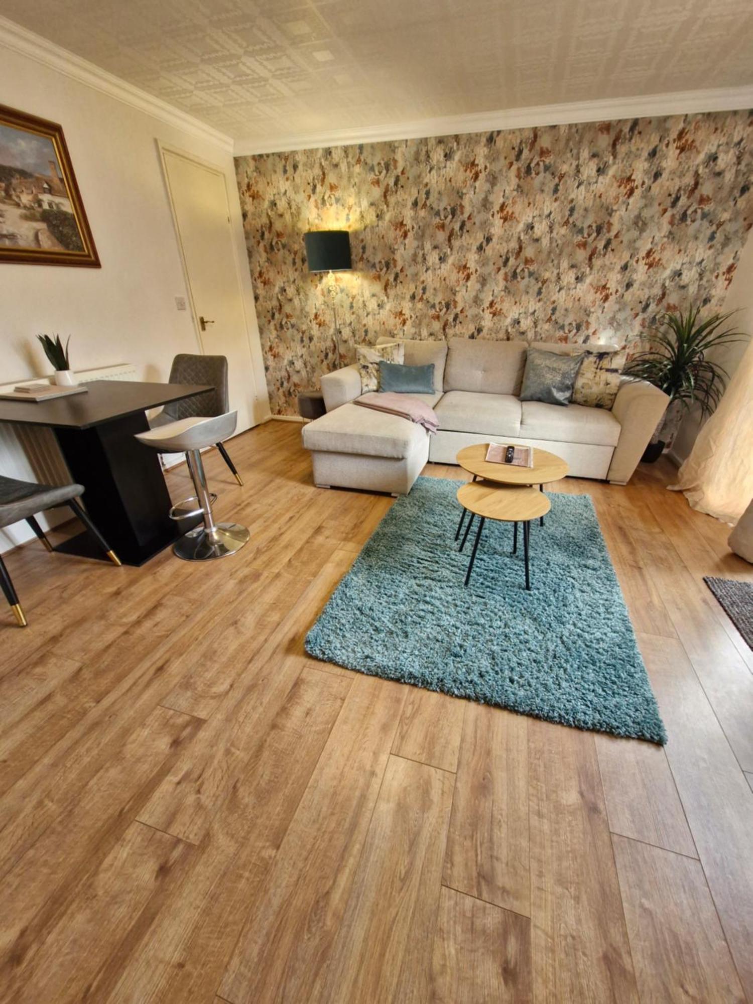 לידס Lovely 2-Bed House In The Heart Of Woodhouse Leeds מראה חיצוני תמונה